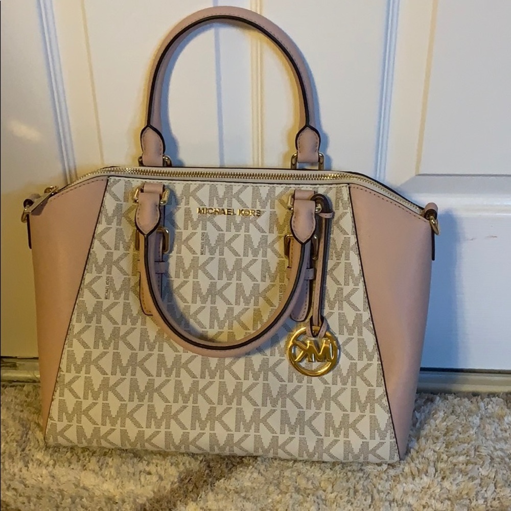 Micheal Kors Purse- Accepting Offers!!!!